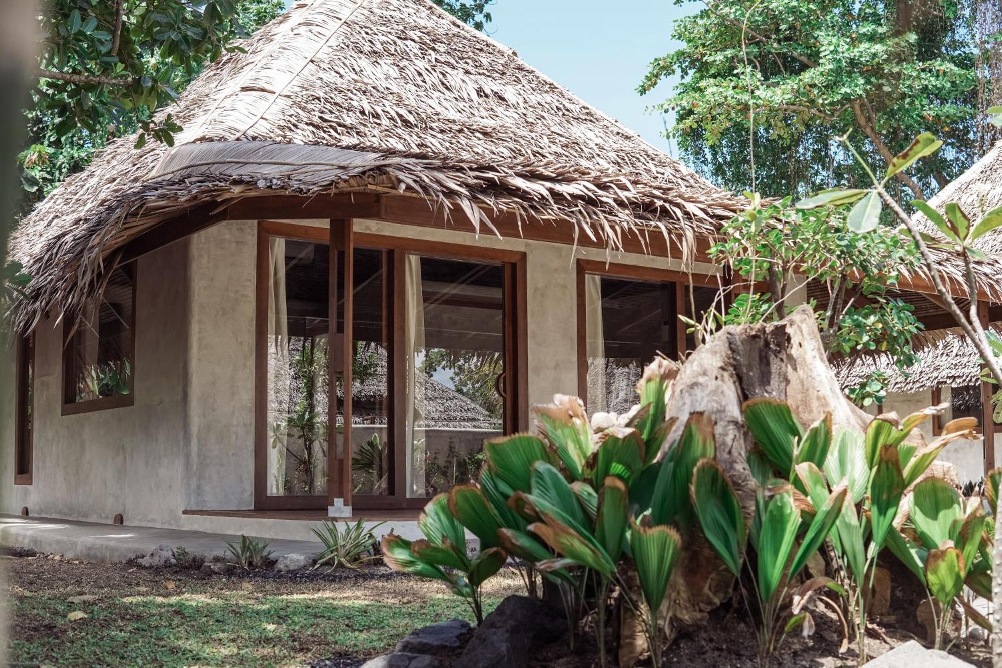 Coral Eye Boutique Resort And Marine Outpost Likupang Exterior photo