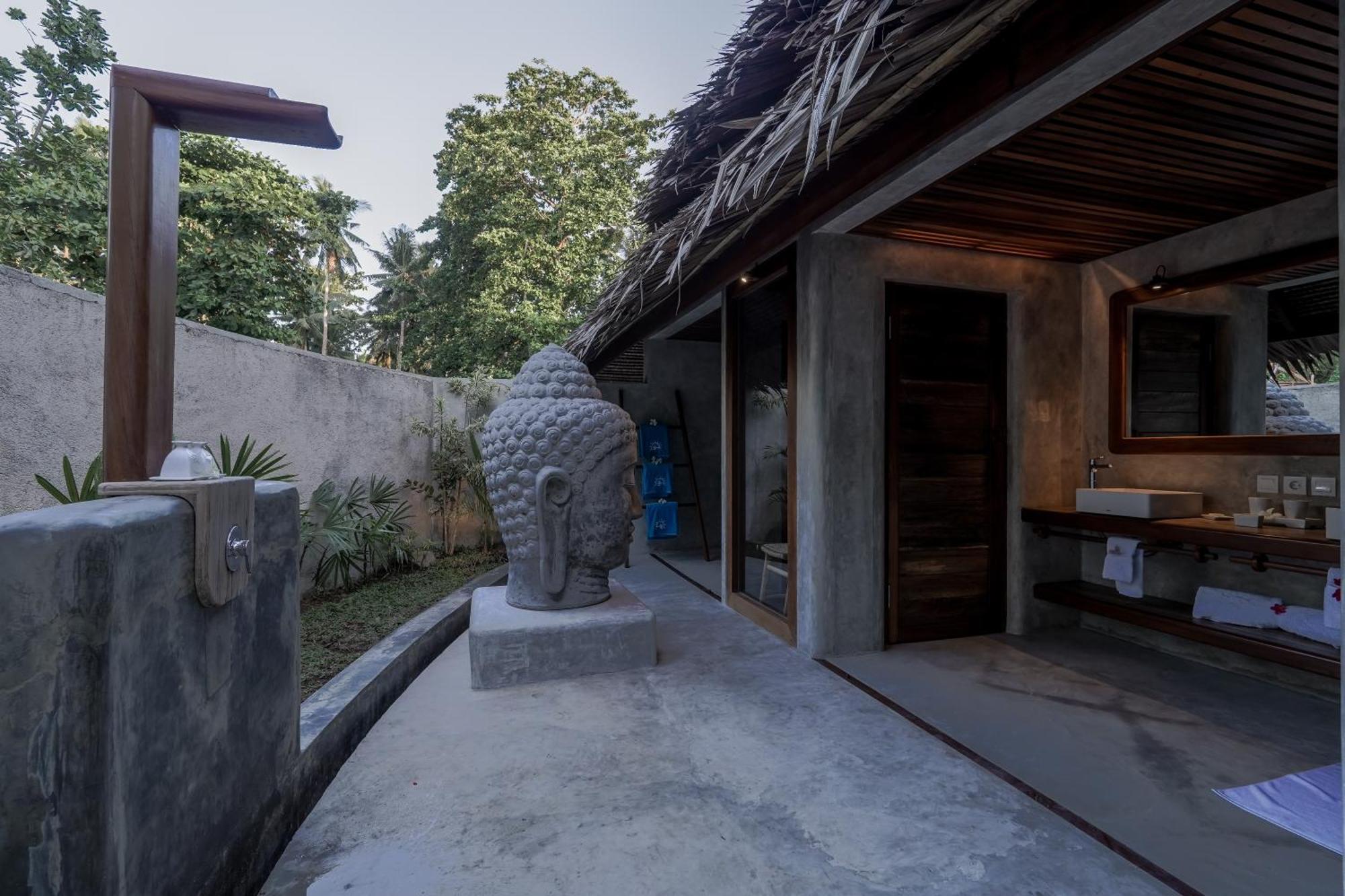 Coral Eye Boutique Resort And Marine Outpost Likupang Exterior photo